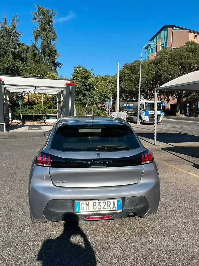Usata Peugeot 208 Active 75 CV (55 kW) 2023 Grigio Utilitaria