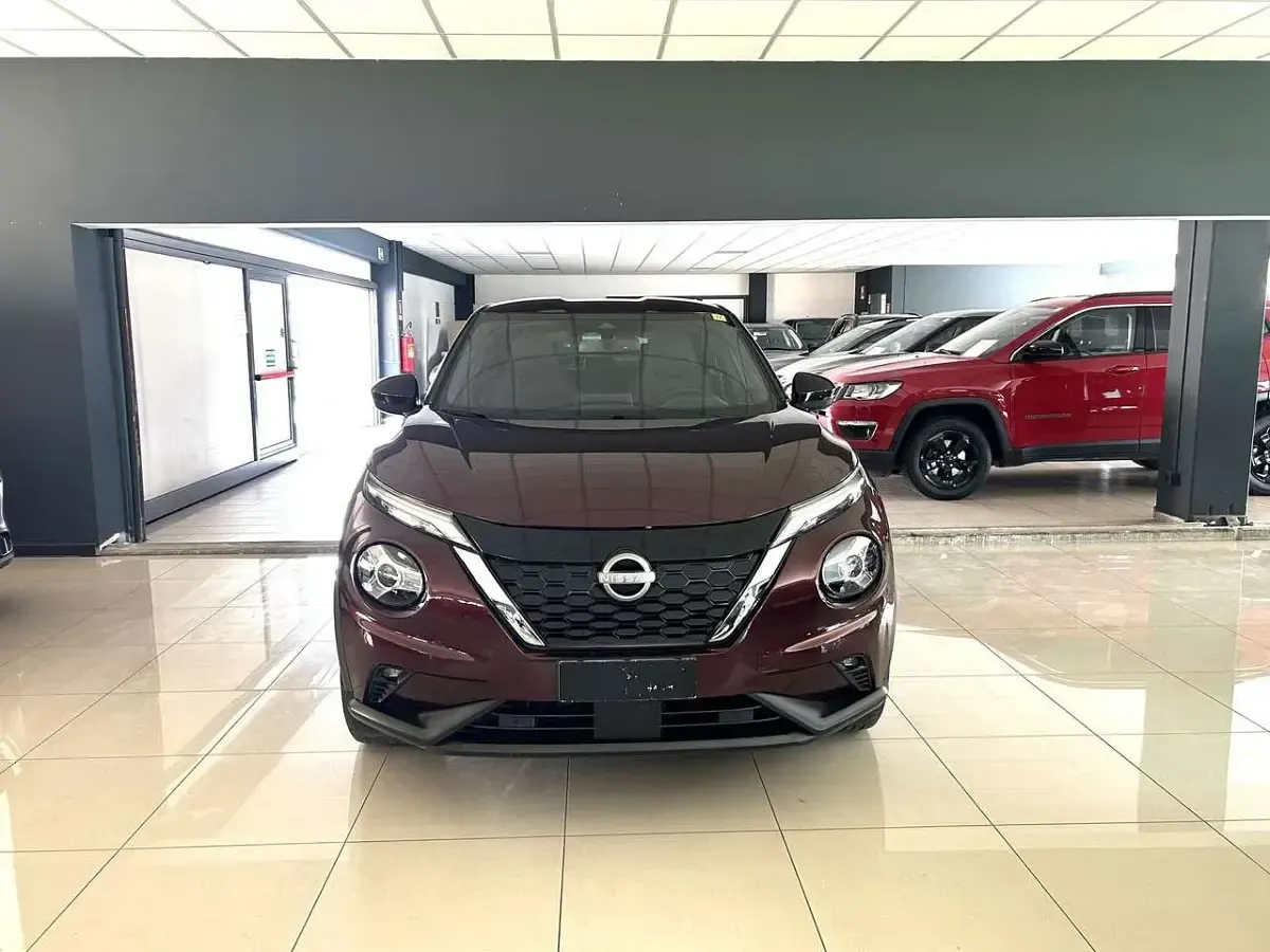 Usata Nissan Juke N-Connecta 143 CV (105 kW) 2023 Burgundy SUV