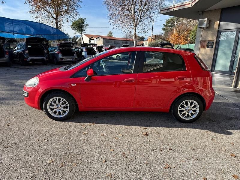 Usata Fiat Punto Evo 69 CV (50 kW) 2012 Rosso Utilitaria