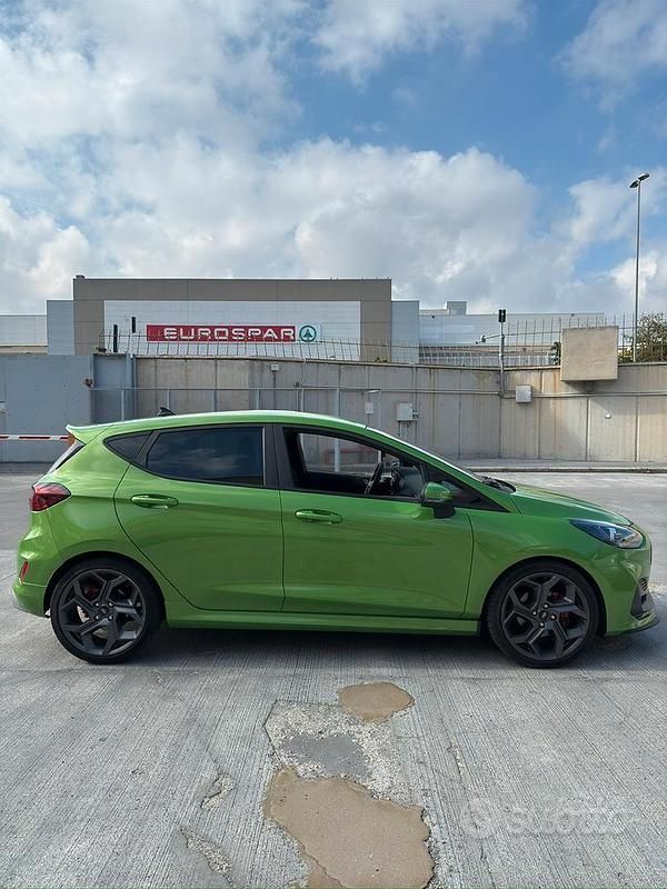 Usata Ford Fiesta ST200 200 CV (147 kW) 2023 Verde Berlina