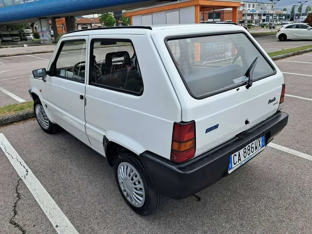 Usata Fiat Panda Young 54 CV (39 kW) 2003 Bianco Utilitaria