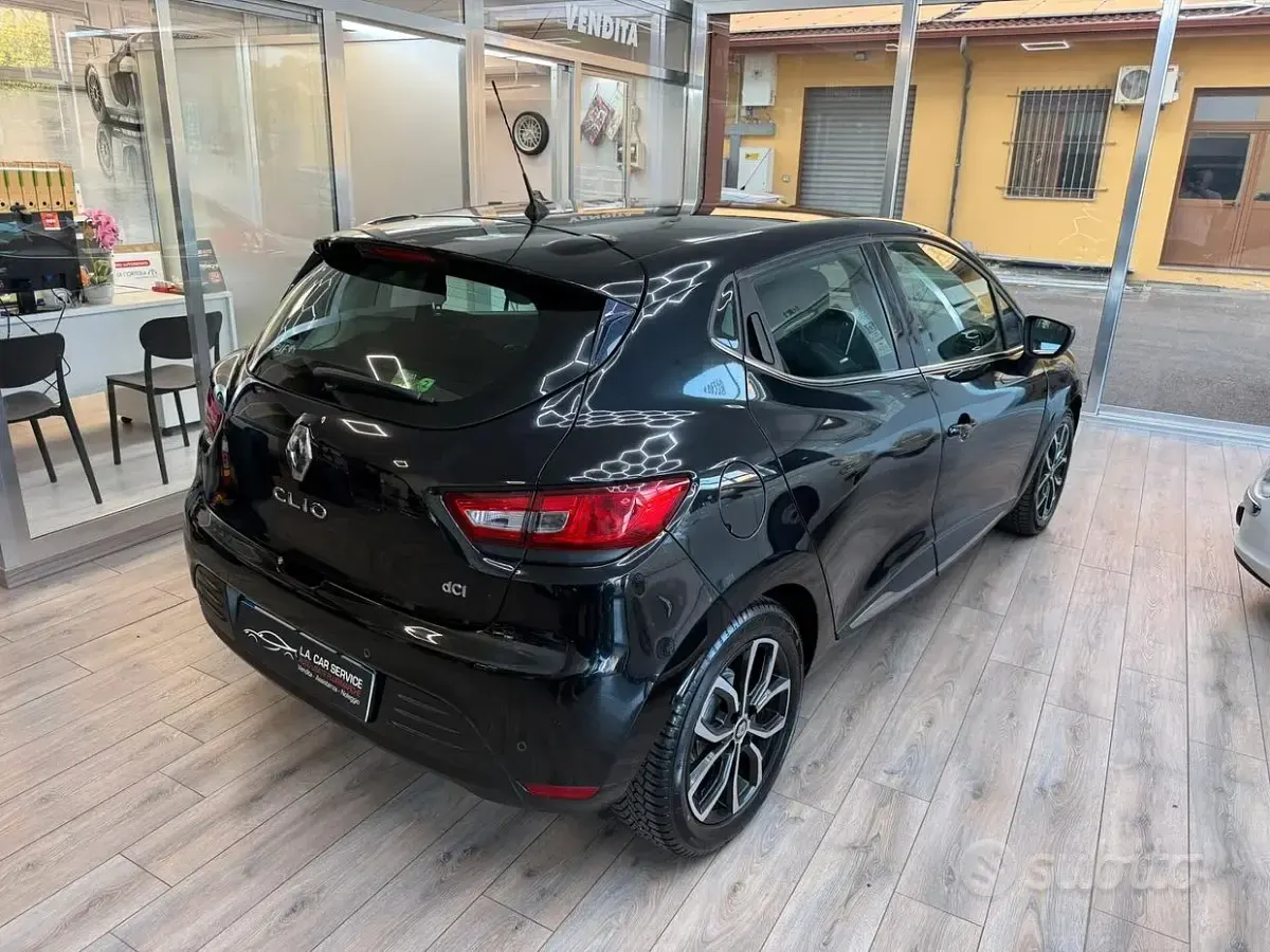 Usata Renault Clio IV Intens 90 CV (66 kW) 2017 Nero Berlina