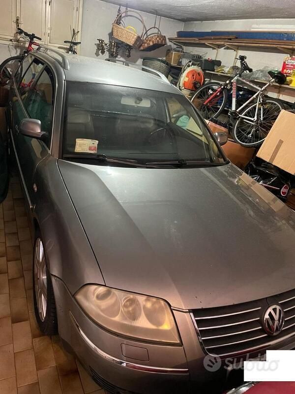 Usata VW Passat 150 CV (110 kW) 2002 Grigio Station wagon