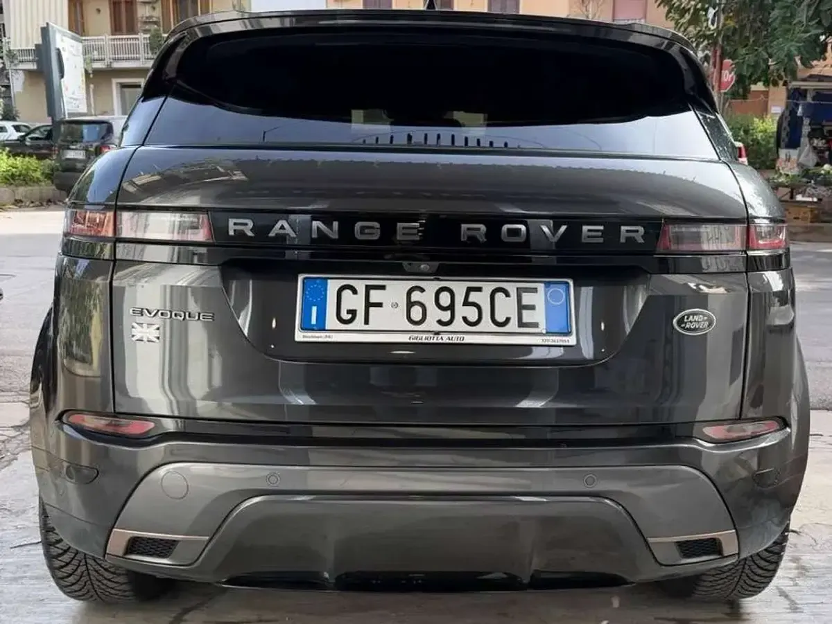 Usata Land Rover Range Rover evoque R-Dynamic 204 CV (150 kW) 2021 Grigio SUV