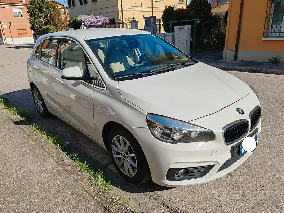 Usata BMW 218 Active Tourer Advantage 150 CV (110 kW) 2015 Bianco Monovolume