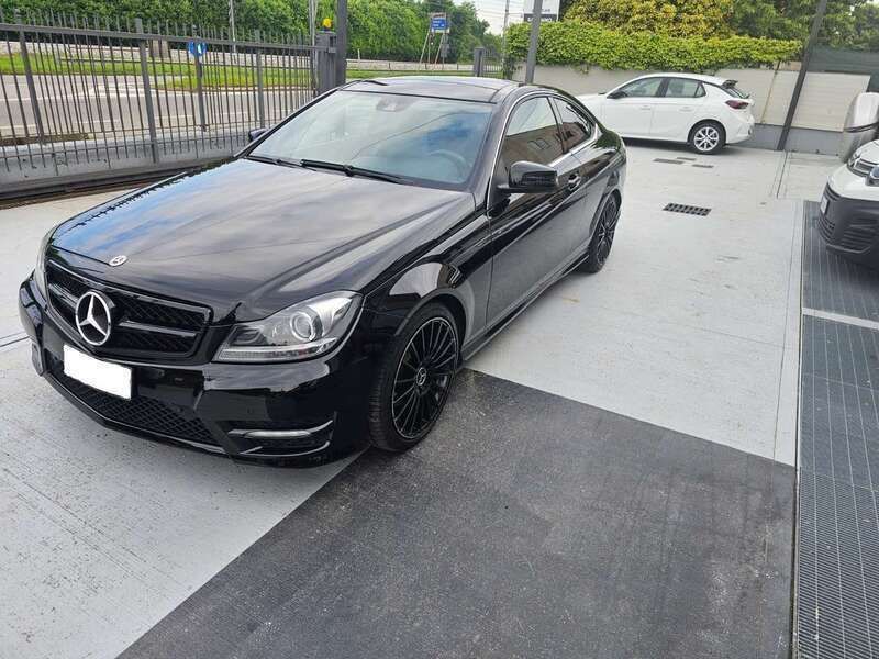 Nero Usata 2011 Mercedes C250 Coupé | 9900 € - Immagine 1/4