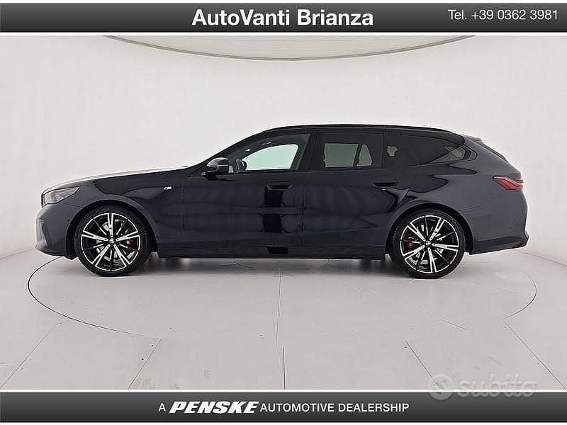Usata BMW 520 M Sport 197 CV (144 kW) 2025 Blu Station wagon