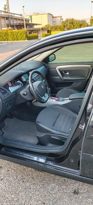 Usata Renault Laguna III 176 CV (129 kW) 2011 Nero Berlina