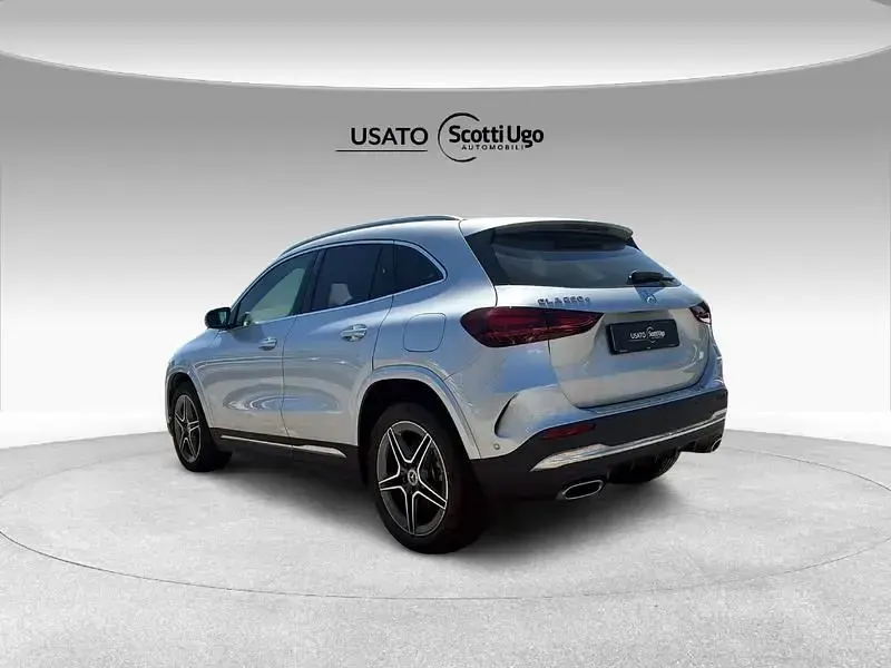 Begagnad Mercedes GLA250 218 HK (160 kW) 2024 Silver SUV
