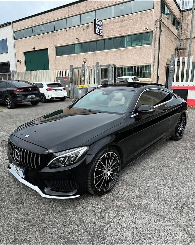 Usata Mercedes C300 Premium Plus 245 CV (180 kW) 2016 Nero Coupé