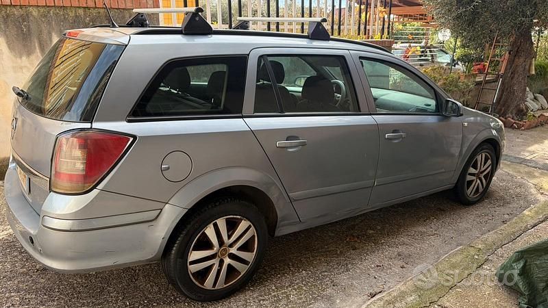 Usata Opel Astra 90 CV (66 kW) 2008 Grigio Station wagon