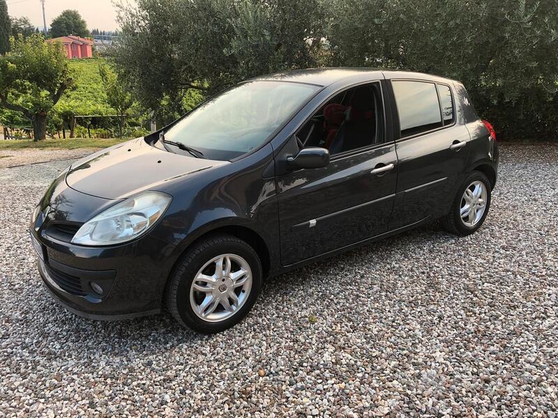 Usato 2007 Renault Clio 1.1 Benzin 75 CV (4.500 €)