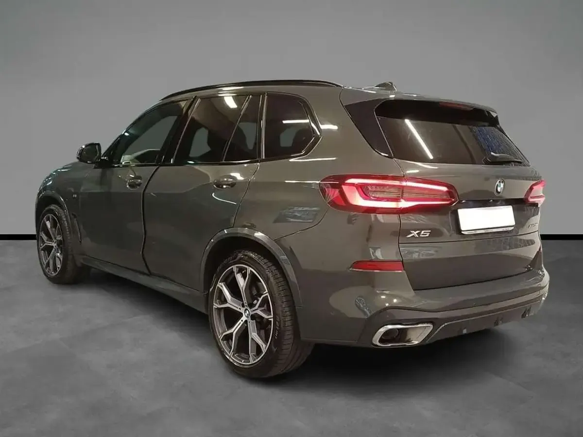 Usata BMW X5 M Sport 286 CV (210 kW) 2023 Dravit grey metallizzato SUV