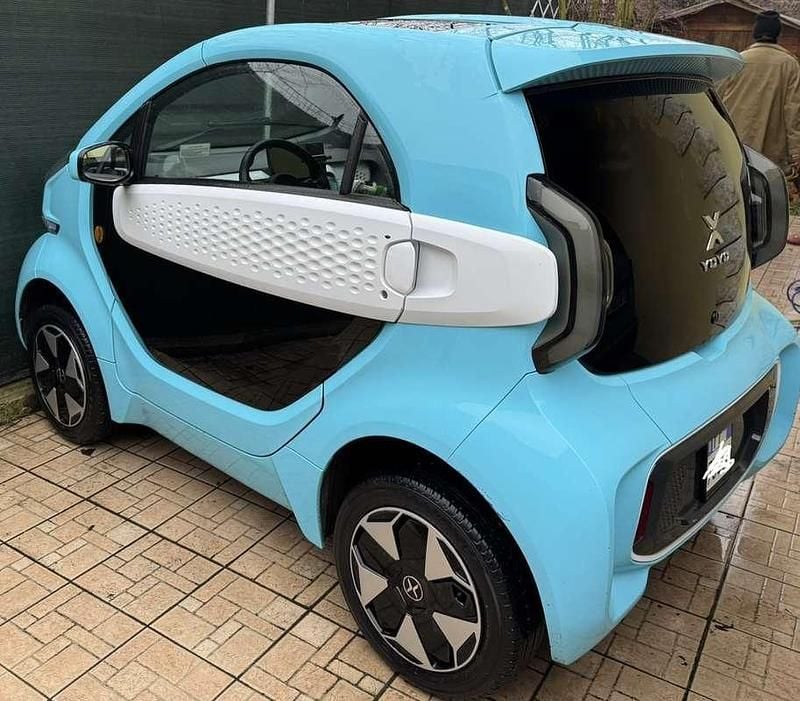 Usata XEV Yoyo 14 kW (20 CV) 2024 Blu Utilitaria