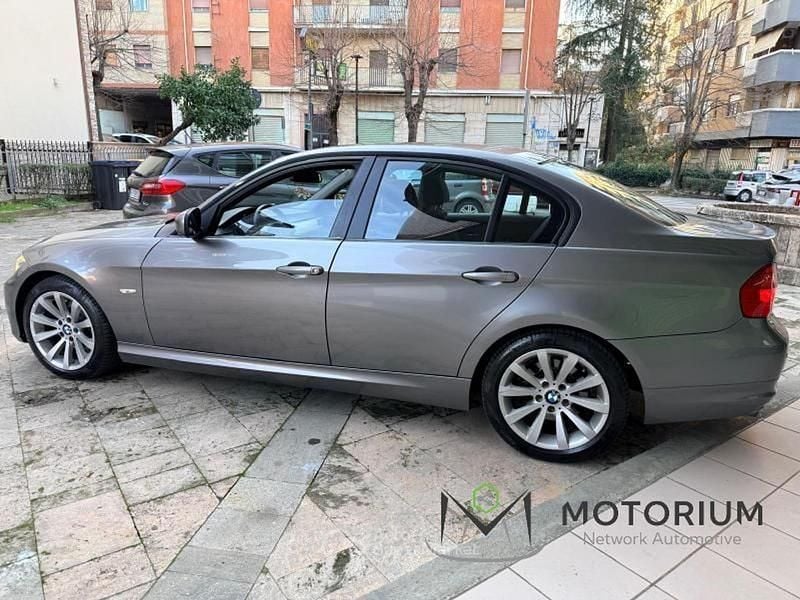Usata BMW 320 177 CV (130 kW) 2010 Gray Berlina