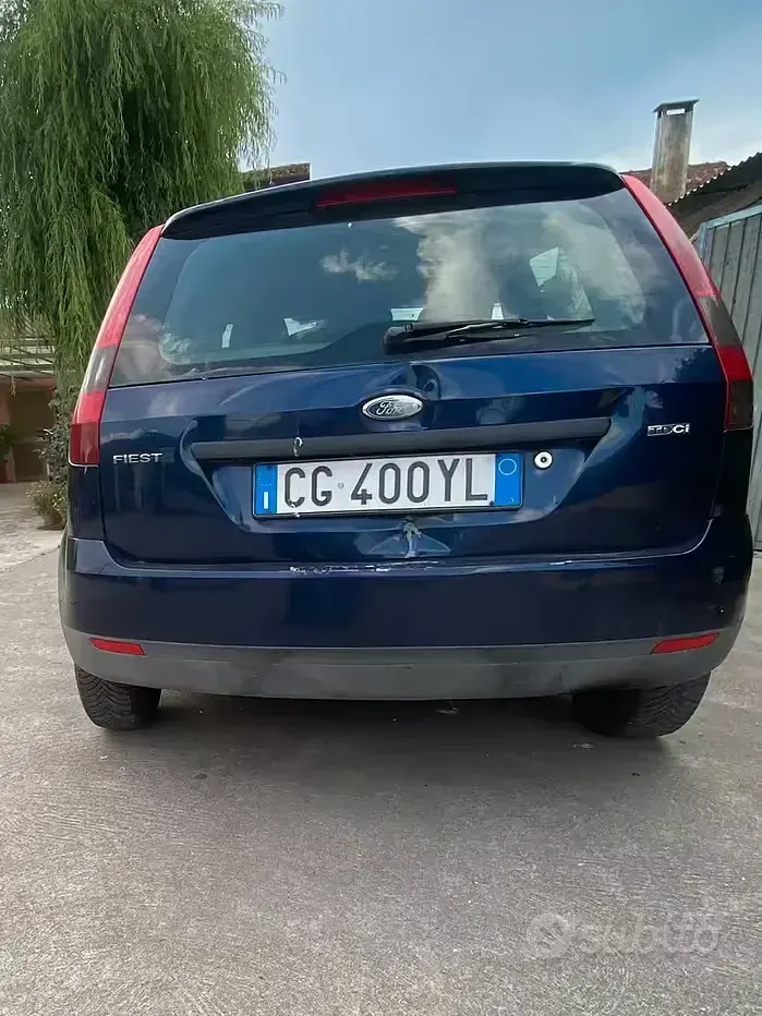 Usata Ford Fiesta 68 CV (50 kW) 2003 Utilitaria