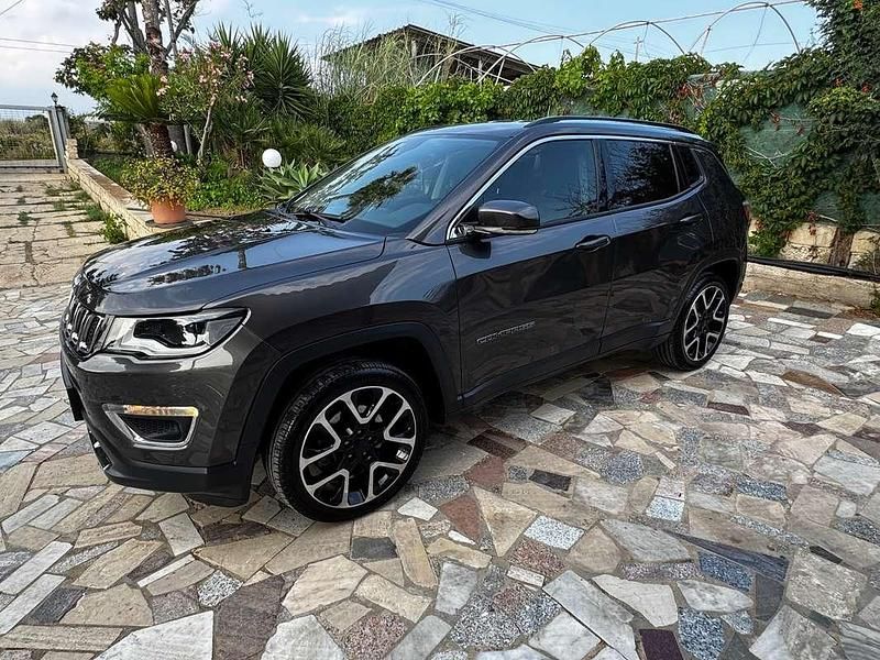 Usata Jeep Compass Limited 140 CV (102 kW) 2017 Grigio SUV