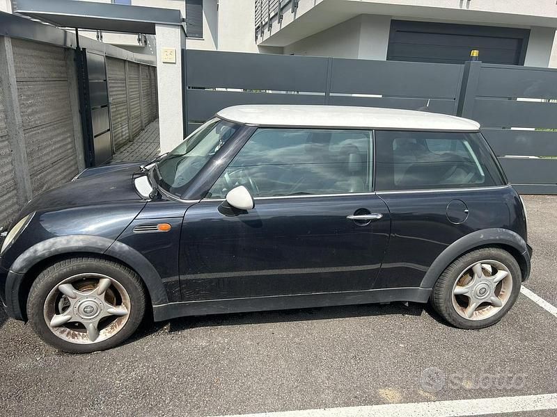 Usata Mini Cooper 116 CV (85 kW) 2005 Blu Utilitaria