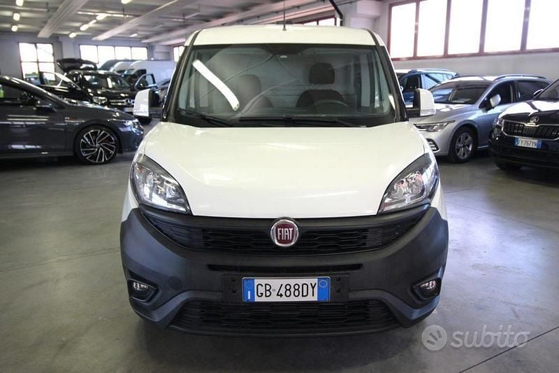 Usata Fiat Doblò Lounge 120 CV (88 kW) 2020 Bianco Monovolume