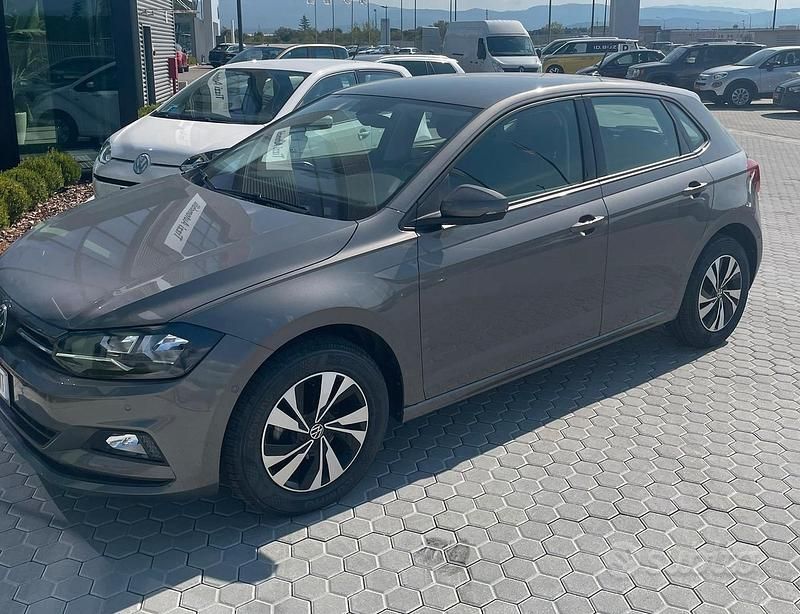Usata VW Polo 110 CV (80 kW) 2021 Grigio Utilitaria