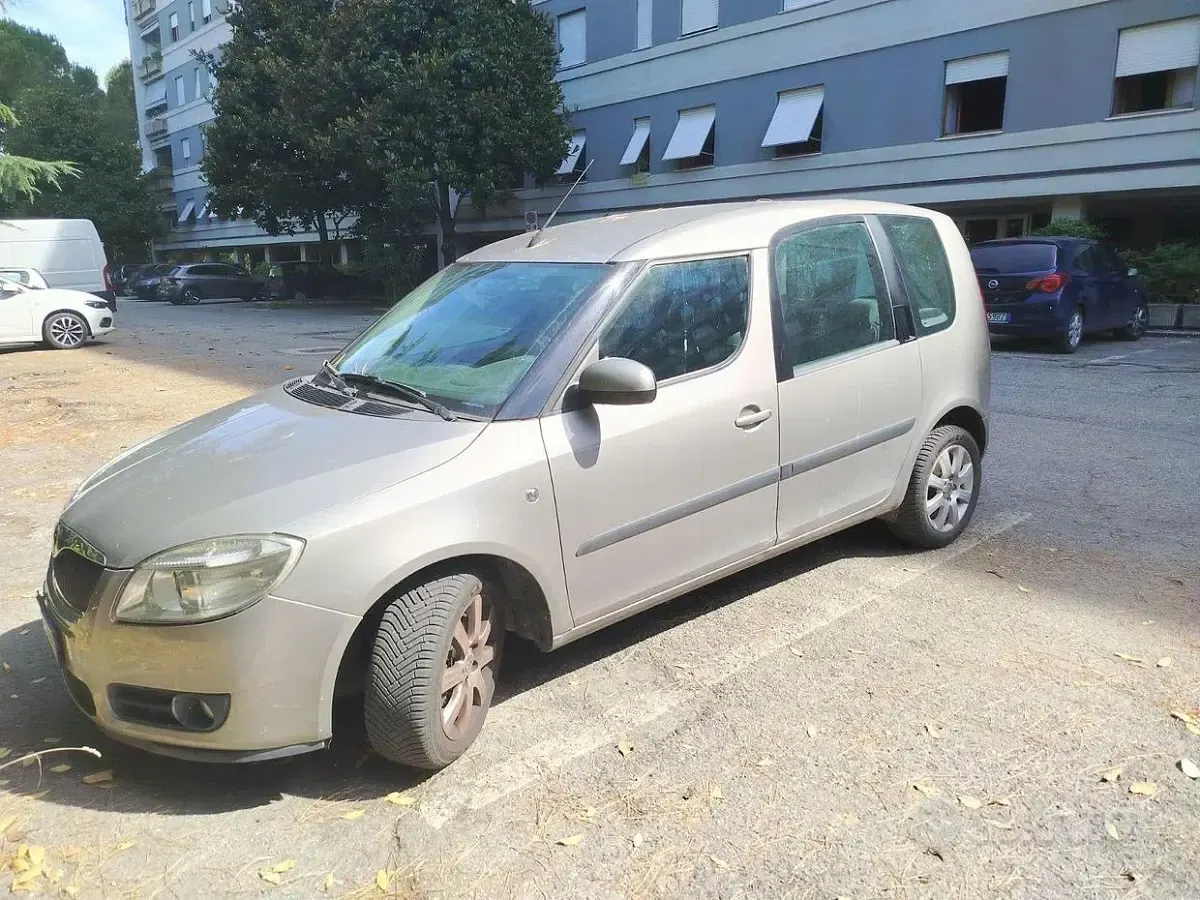 Usata Skoda Roomster 69 CV (50 kW) 2009 Grigio Monovolume