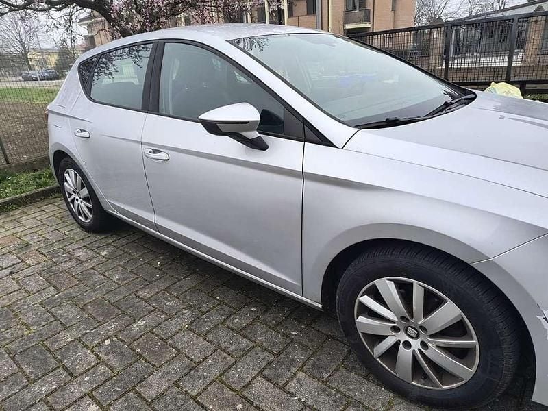 Usata Seat Leon Style 105 CV (77 kW) 2014 Argento Berlina