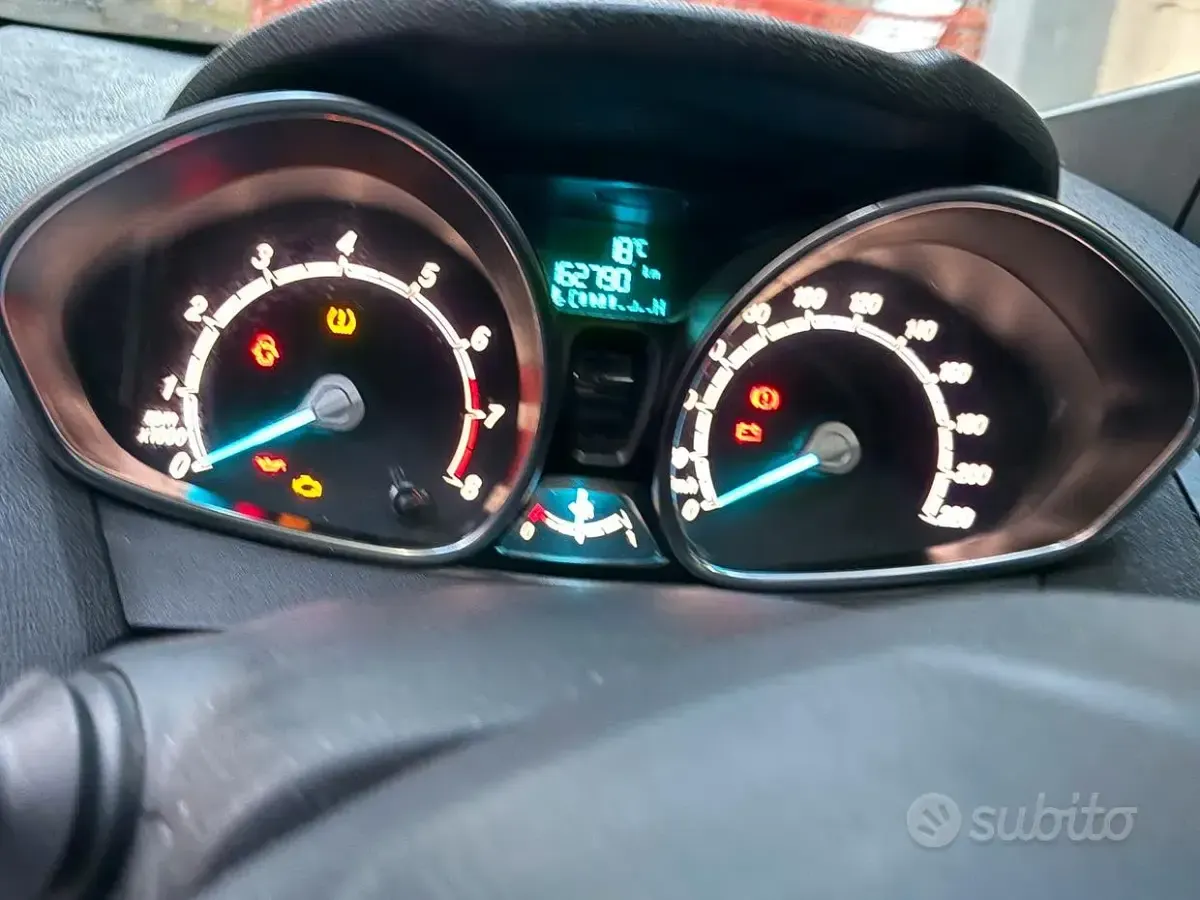 Usata Ford Fiesta ST-Line 100 CV (73 kW) 2017 Nero Utilitaria