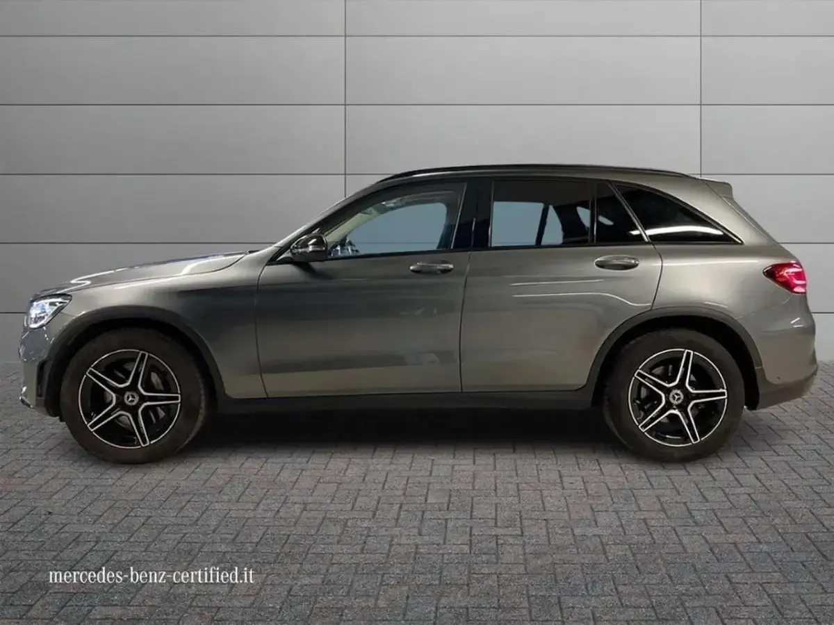 Usata Mercedes GLC220 Premium Plus 194 CV (142 kW) 2022 Grigio selenite SUV