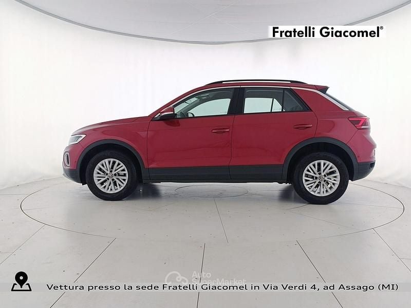 Usata VW T-Roc Life 110 CV (80 kW) 2023 Rosso SUV