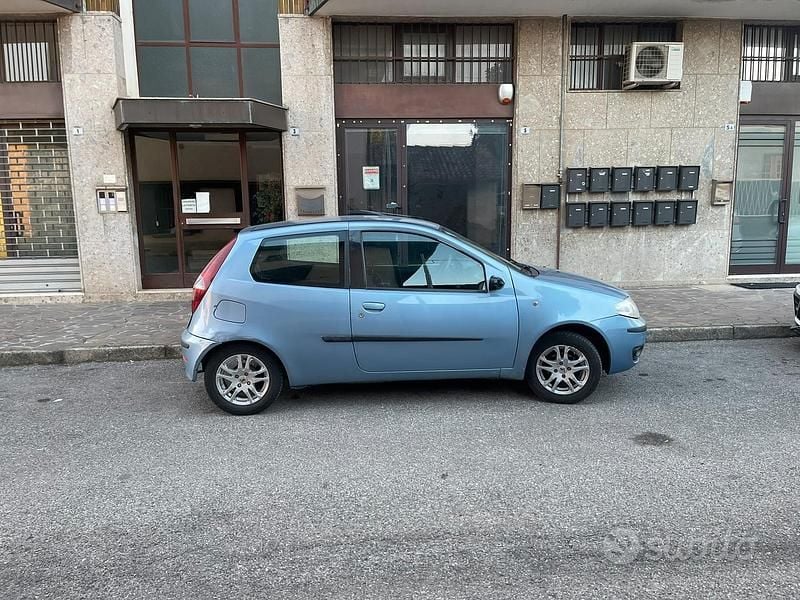 Usata Fiat Punto 60 CV (44 kW) 2007 Utilitaria