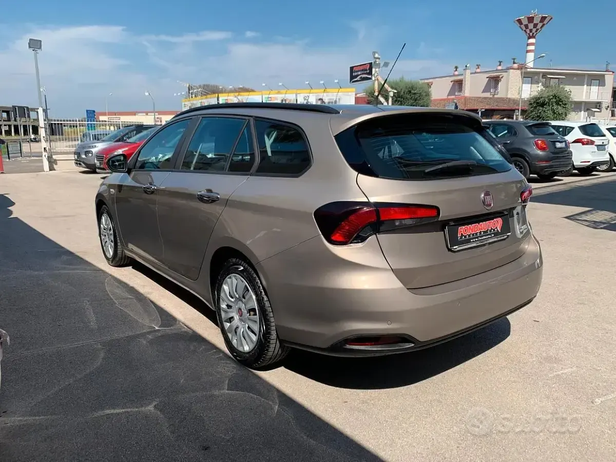 Usata Fiat Tipo Lounge 95 CV (69 kW) 2017 Giallo Station wagon