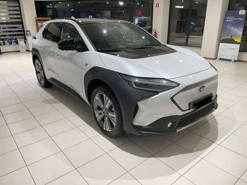 Usata Subaru Solterra 160 kW (218 CV) 2024 Platinum white pearl mica SUV