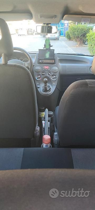 Nero Usata 2011 Fiat Panda Due volumi | 4200 € (Buon prezzo) - Immagine 1/4