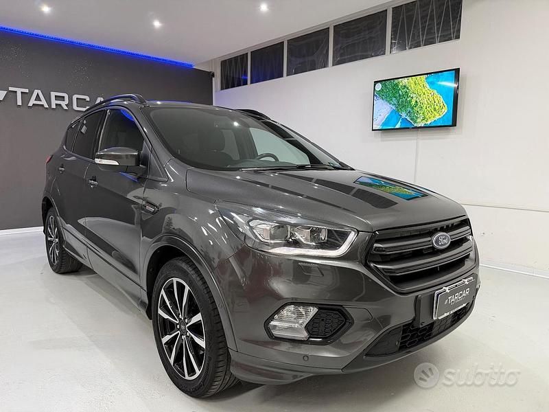 Usata Ford Kuga ST-Line 120 CV (88 kW) 2019 Grigio SUV