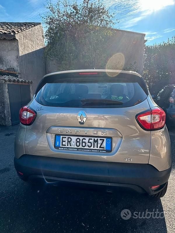 Usata Renault Captur 90 CV (66 kW) 2014 Marrone SUV