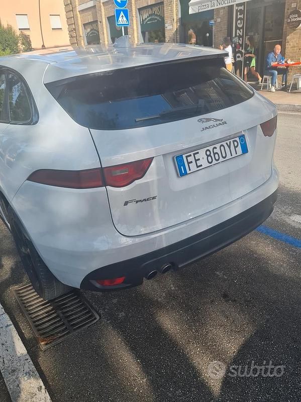 Usata Jaguar F-Pace R-Sport 180 CV (132 kW) 2016 Bianco SUV