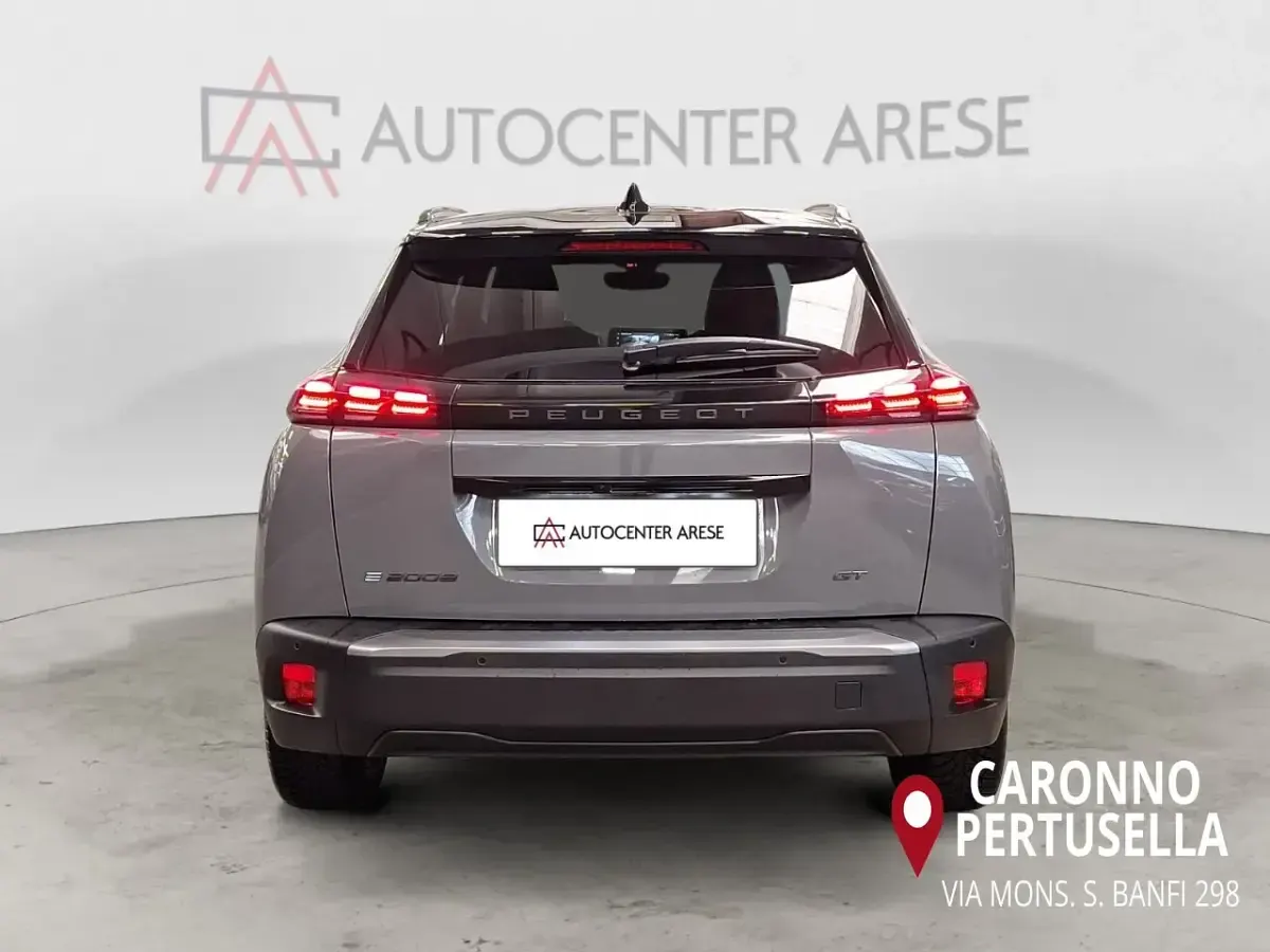 Begagnad Peugeot e-2008 GT 61 kW (84 HK) 2024 Grå SUV