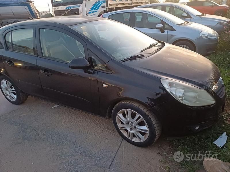 Usata Opel Corsa 90 CV (66 kW) 2007 Nero Utilitaria