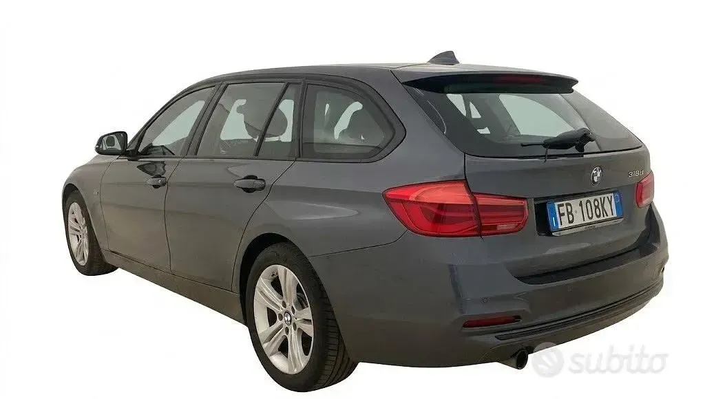 Usata BMW 318 Sport Line 150 CV (110 kW) 2015 Grigio Station wagon