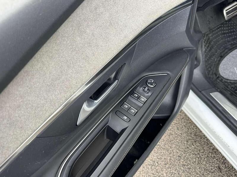 Usata Peugeot 3008 GT 131 CV (96 kW) 2021 Bianco SUV