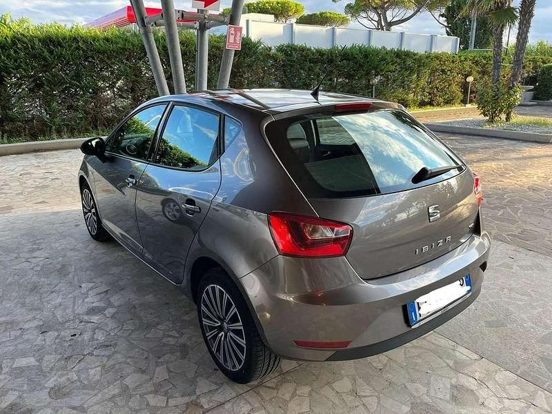 Usata Seat Ibiza CONNECT 75 CV (55 kW) 2015 Grigio Berlina