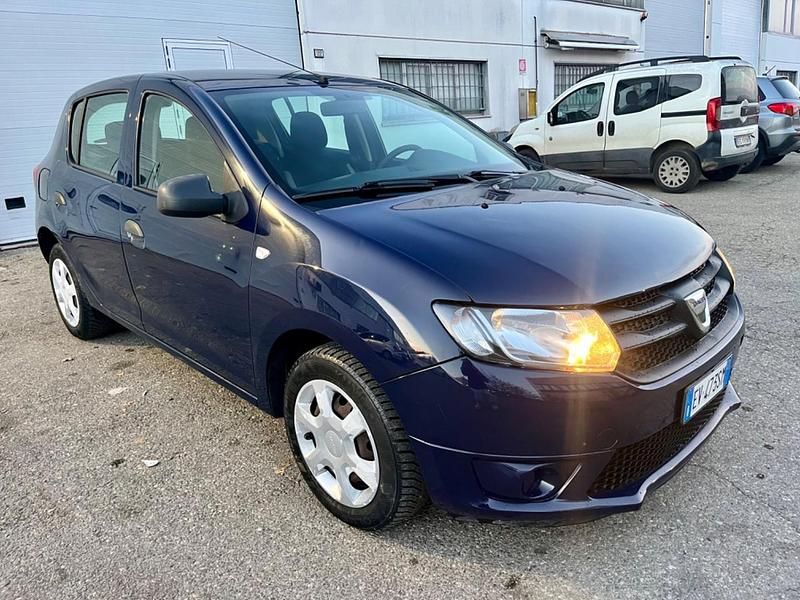 Usata Dacia Sandero 75 CV (55 kW) 2014 Blu Berlina