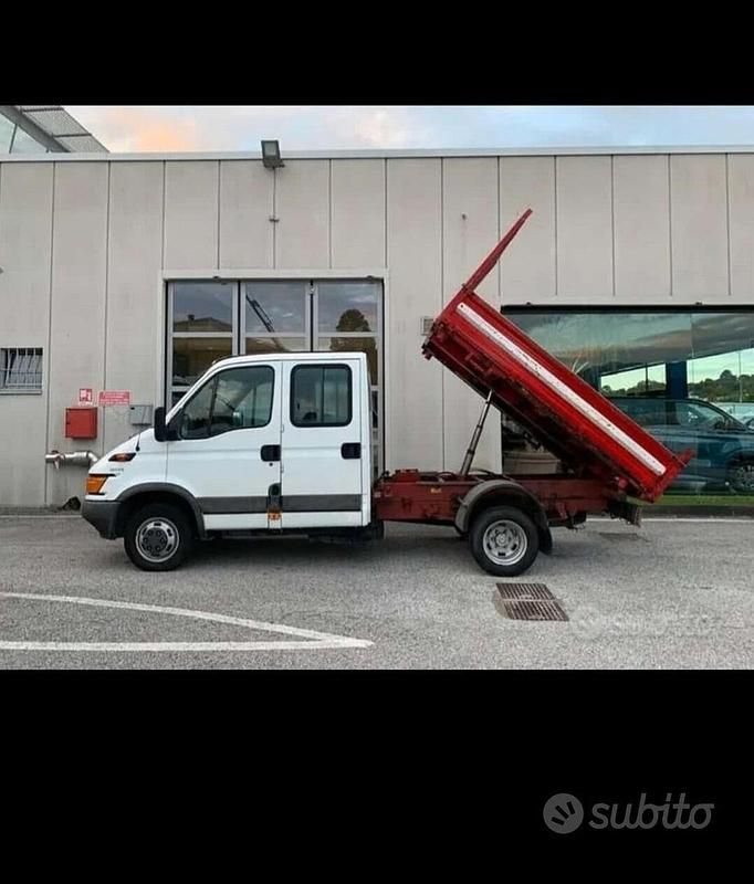 Bianco Usata 2002 Iveco Daily | 12.000 € (Cara) - Immagine 1/4