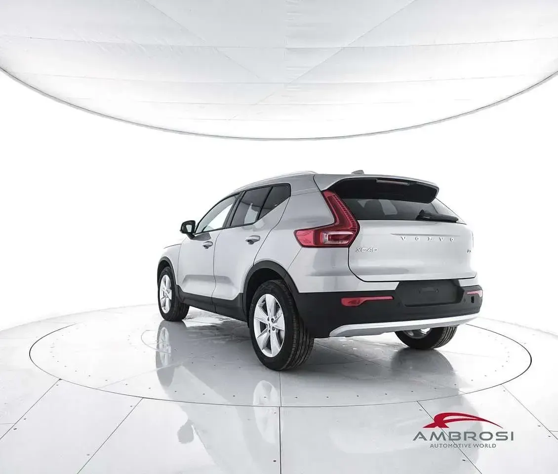 Nuova Volvo XC40 Core 163 CV (119 kW) 2026 Vapour grey SUV