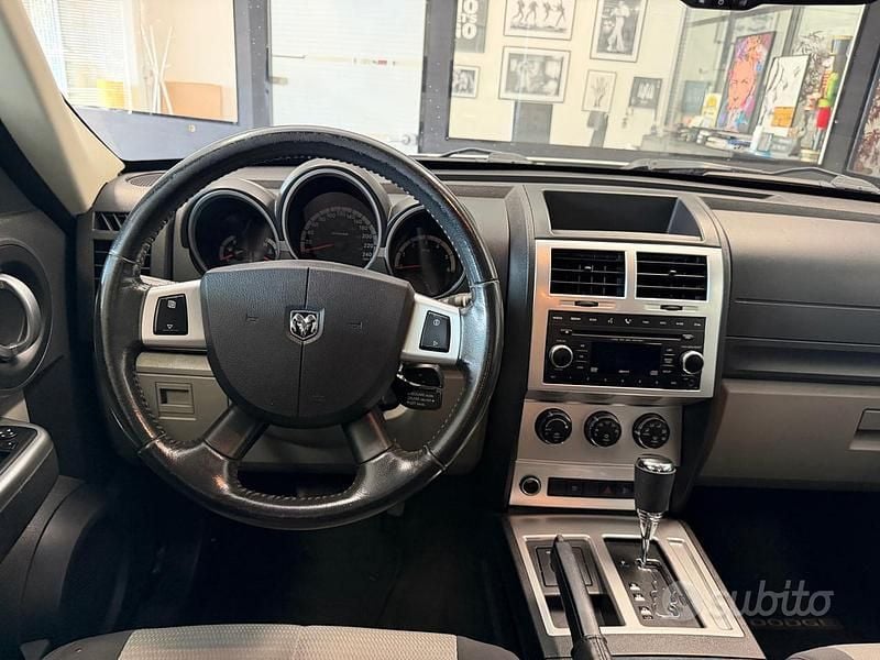 Usata Dodge Nitro SXT 177 CV (130 kW) 2010 Bianco SUV