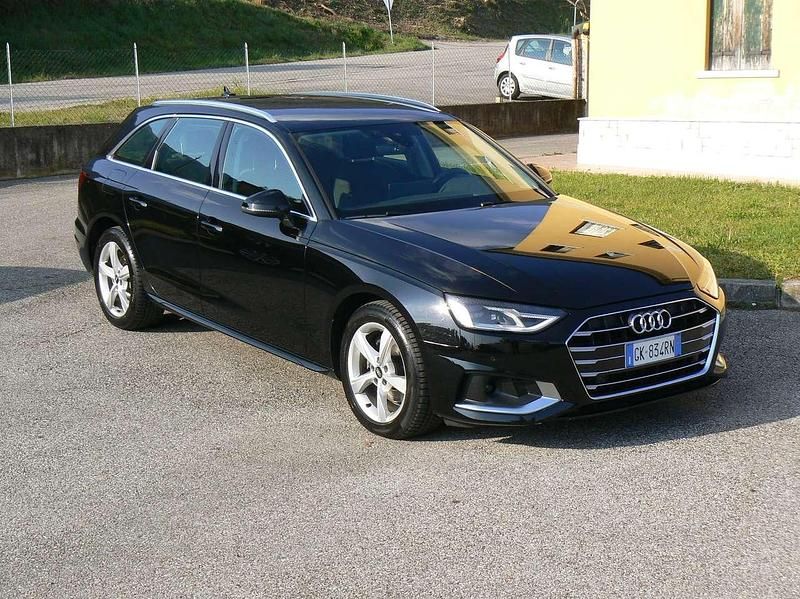 Usata Audi A4 Business 163 CV (119 kW) 2022 Nero Station wagon