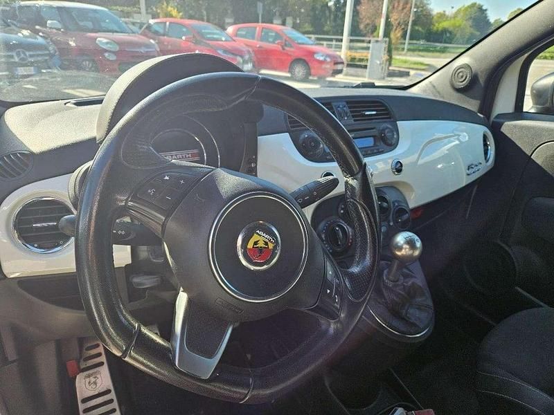 Usata Abarth 500 Custom 135 CV (99 kW) 2015 Bianco pastello Utilitaria