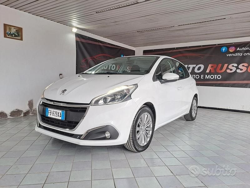 Usata Peugeot 208 Allure 75 CV (55 kW) 2016 Bianco Utilitaria