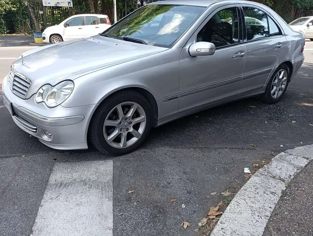 Usata Mercedes C220 Elegance 150 CV (110 kW) 2005 Berlina