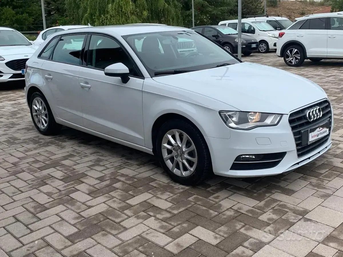 Usata Audi A3 Attraction 110 CV (80 kW) 2015 Bianco Berlina